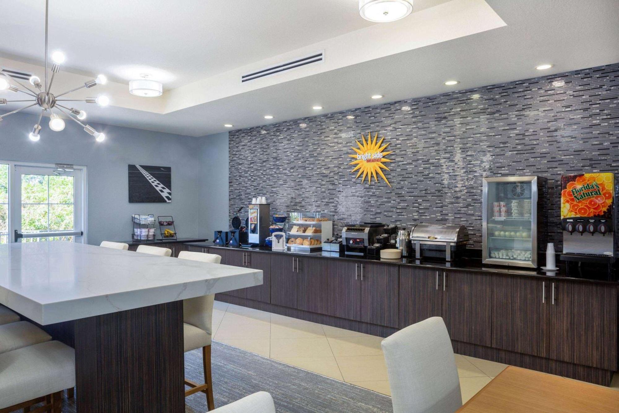 La Quinta By Wyndham Sebring Hotel Exterior foto