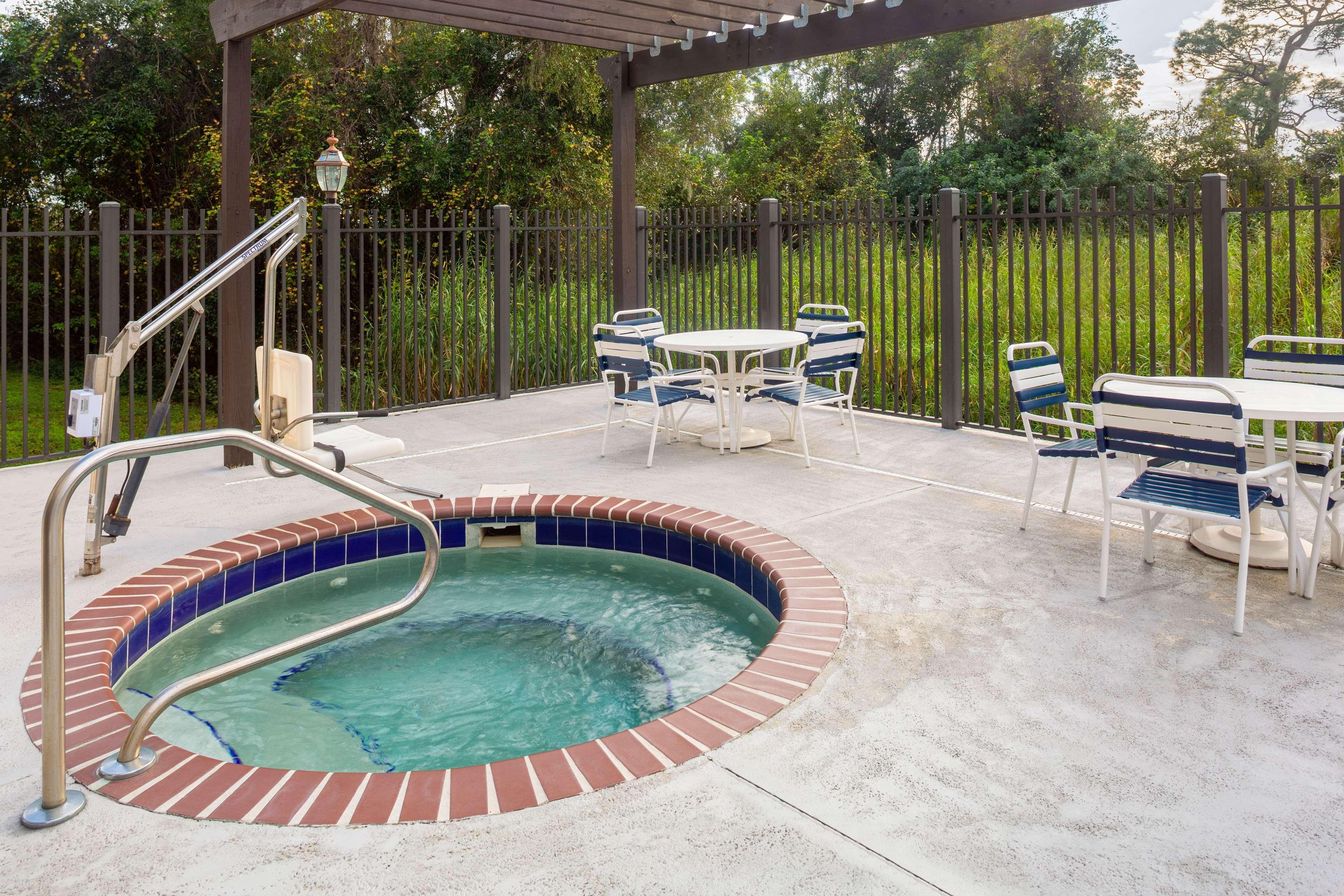 La Quinta By Wyndham Sebring Hotel Exterior foto